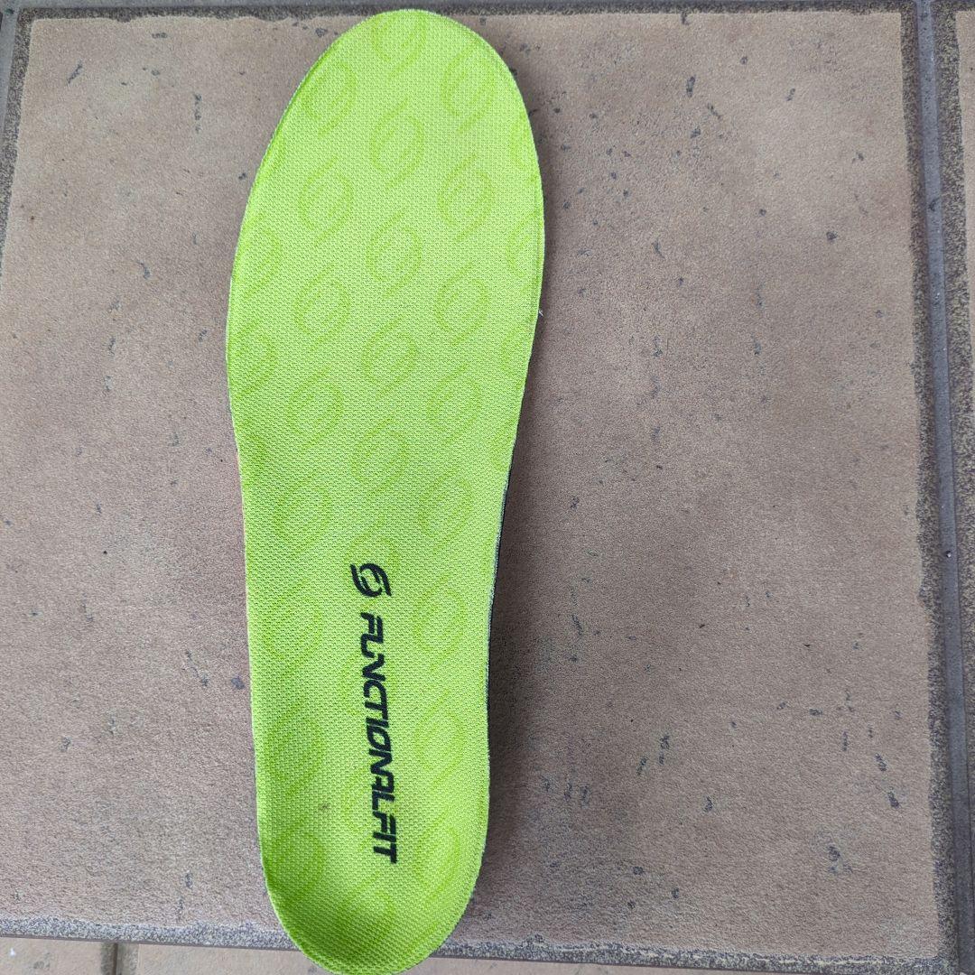 asics NOVABLAST3 スニーカー　26センチ　中敷き付