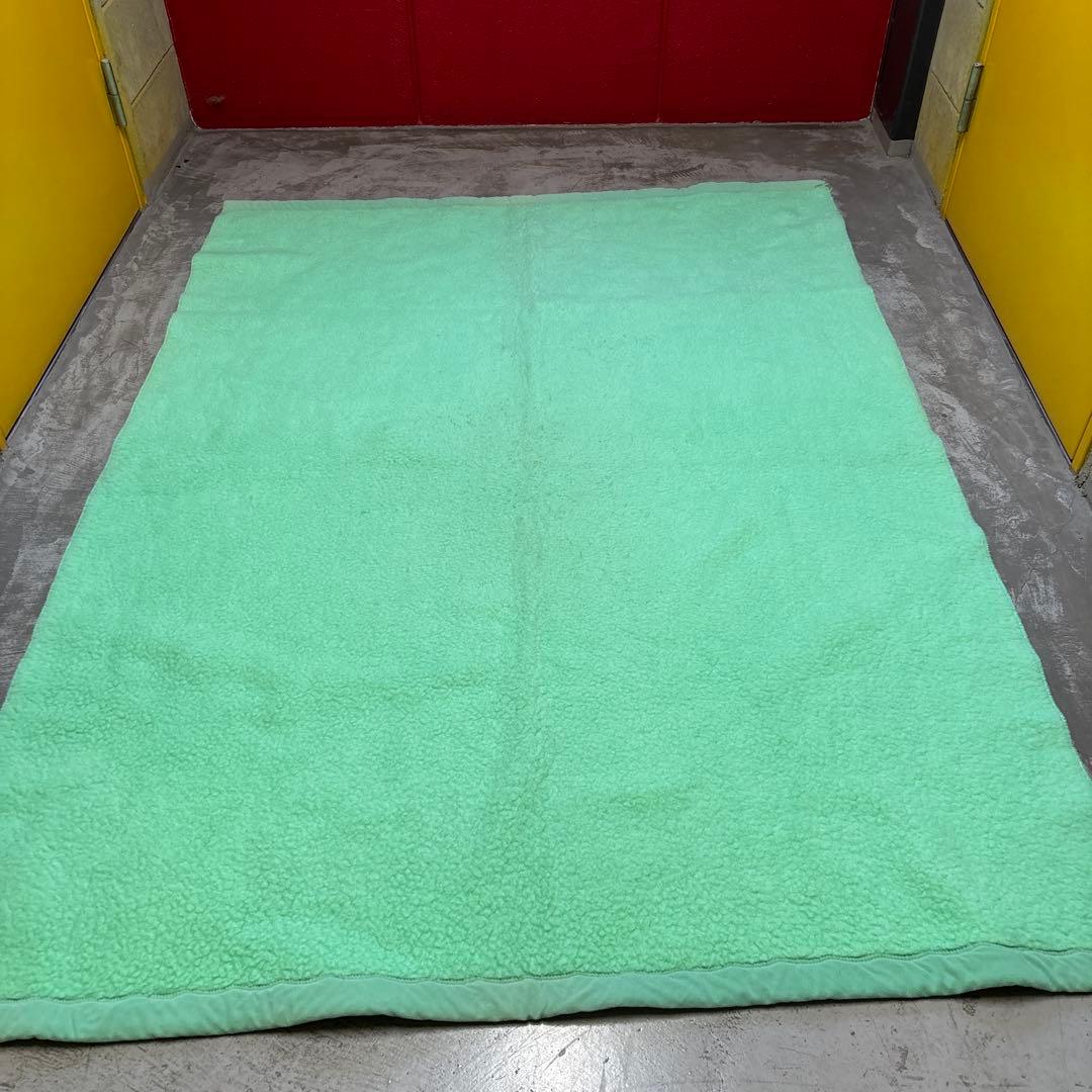 80s アクリル100% 肉厚毛布　昭和レトロ　おしゃれ毛布　185×137