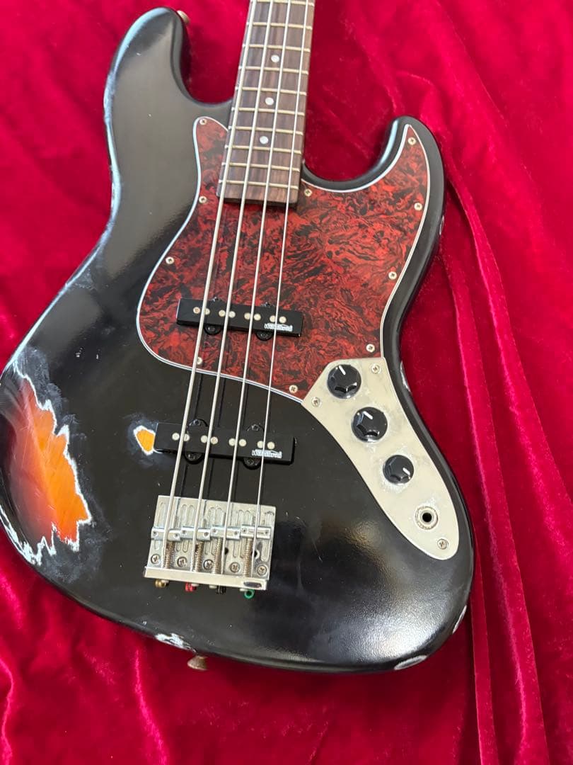 ジャズベース　マルチレイヤーカラー　ラッカーフィニッシュ