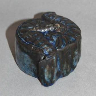 『李朝瑠璃釉菊石形水滴』 李氏朝鮮　アンモナイト形　硯滴　水盂　文房具