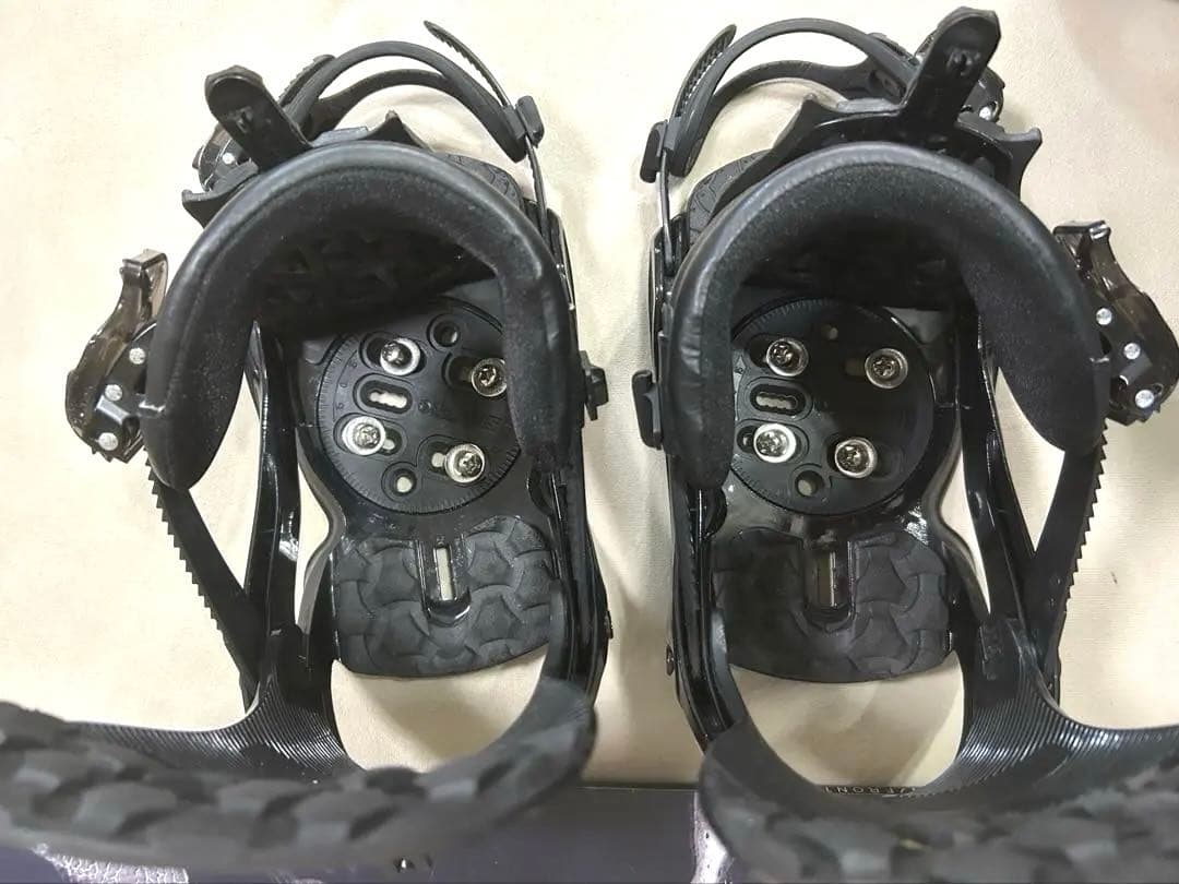 高年式サロモン スノーボードセット　157 +ビンディング+ボードケース