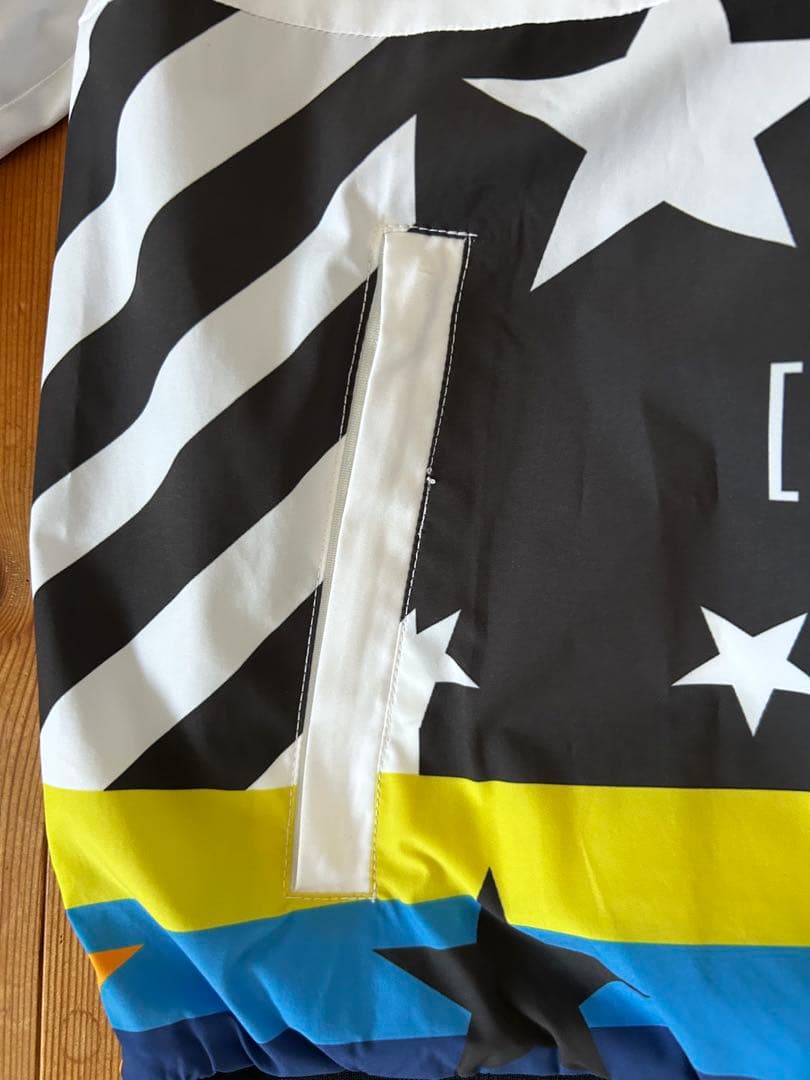 情熱価格！防水防風V12 スニードジャック定価30800円