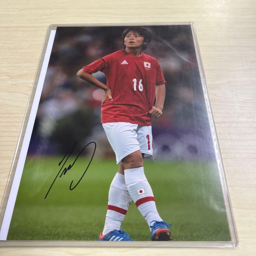 なでしこジャパン　サッカー日本女子代表　岩渕　真奈　 直筆サイン入りフォト