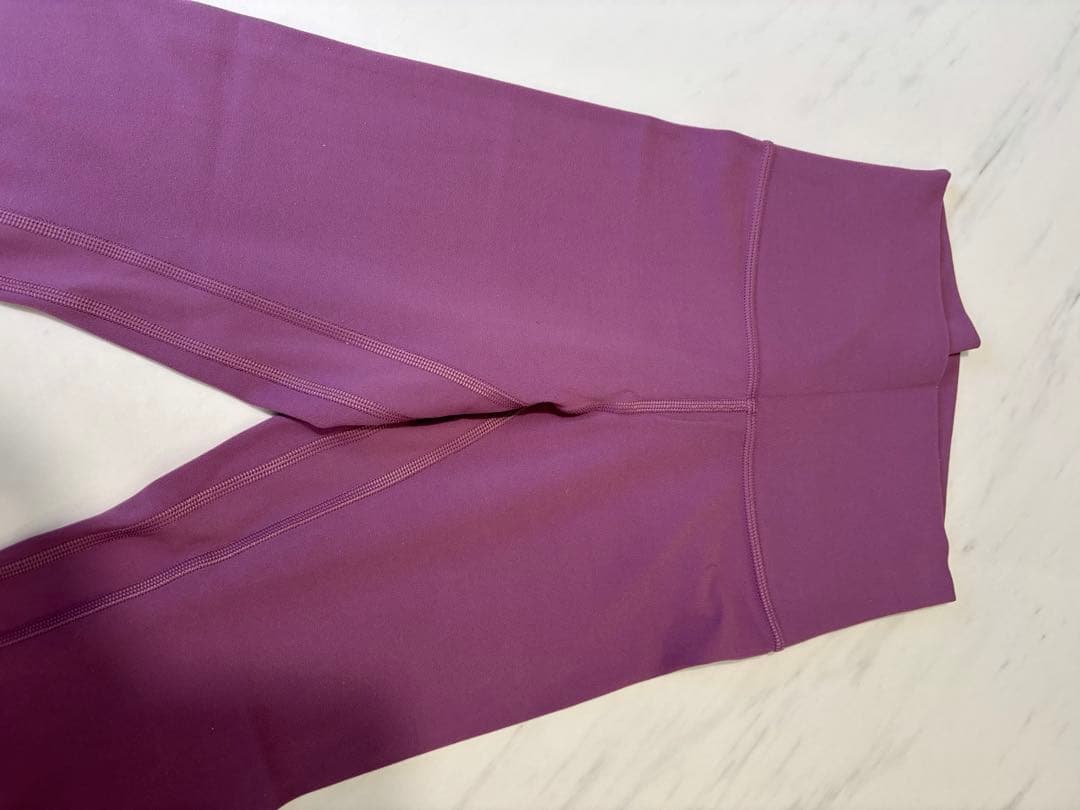 【美品レア】ルルレモン　align HRクロップレギンス　パープル