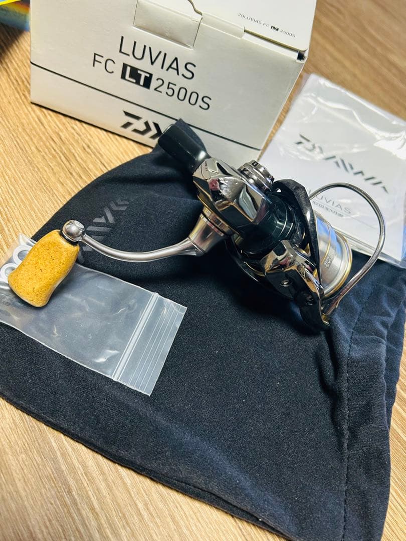 美品 カスタム ダイワ LUVIAS FC LT 2500S ルビアス