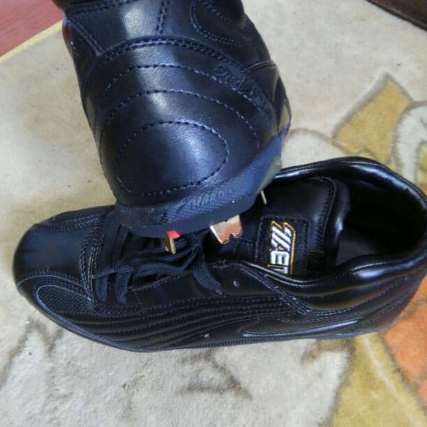 ZETT の野球スパイク阪神タイガース赤星選手の実用