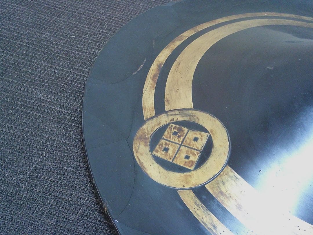 【陣笠　金彩線状文　家紋　年代物・N21・武具甲冑 】刀装具　縁頭 鍔目貫　外装