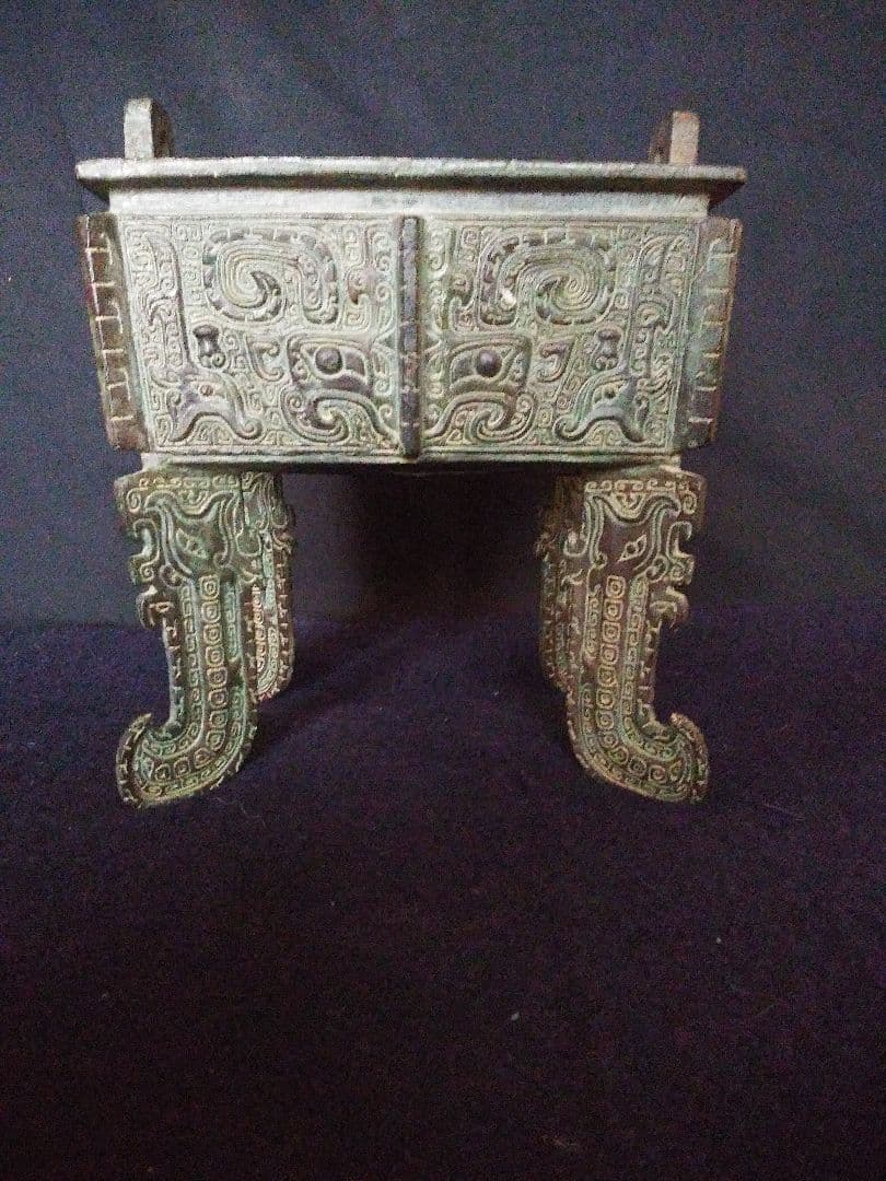 青銅器　獣面文方鼎　レプリカ　NO.182