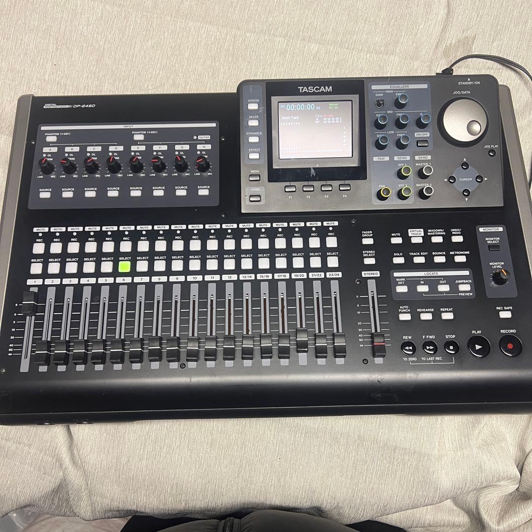 TASCAM DP-24SD マルチトラックレコーダー