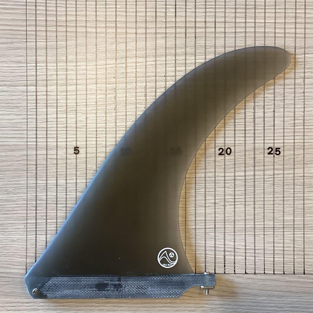 新品未使用シングルフィン9インチ　ブラックトランスルーセント、 スクリュー付き