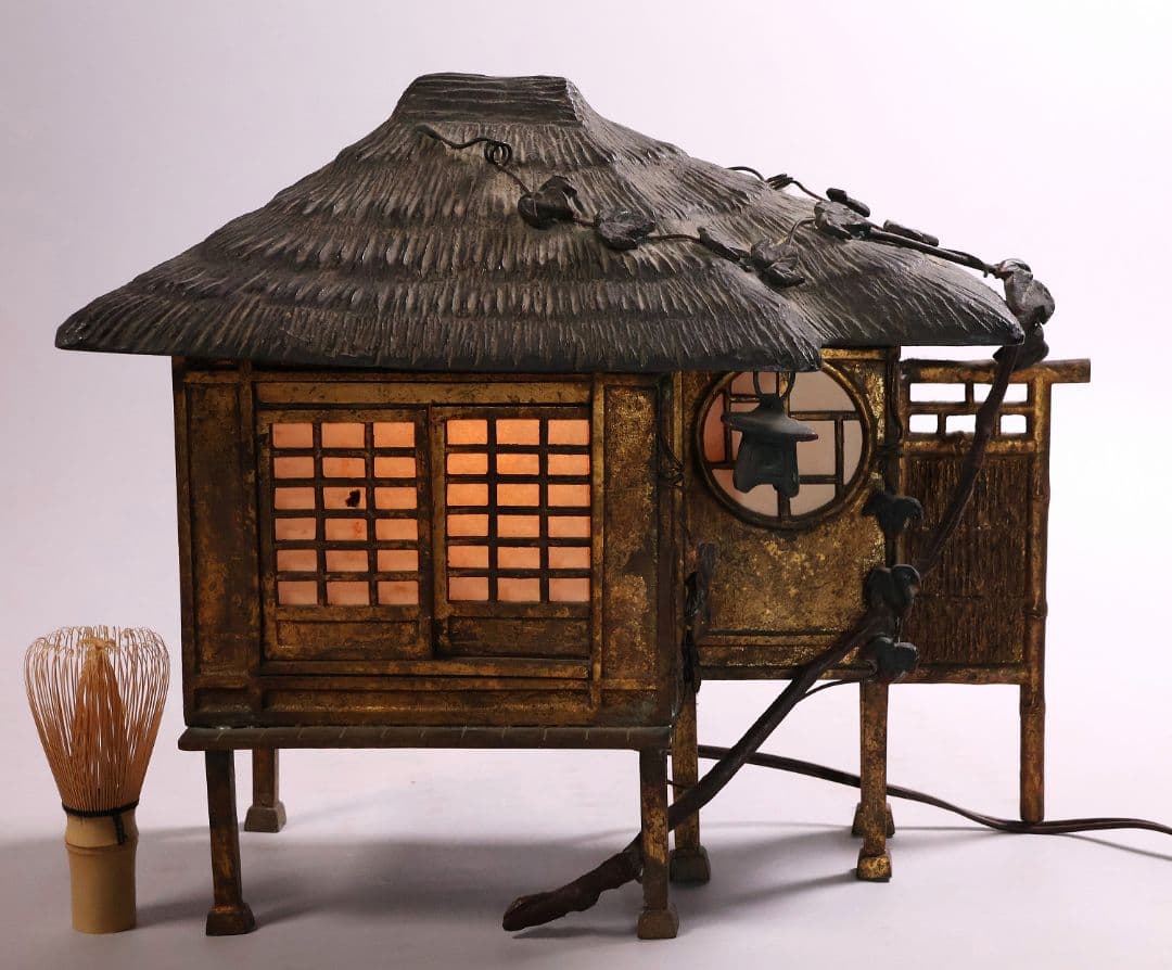 金工 銅製 葛屋灯篭 茅葺屋根 置灯籠 日本家屋 置物 ランプ【MA614】