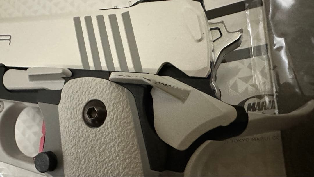 東京マルイ ハイキャパホワイト D.O.R 18禁ガスガン　サイトアダプタ欠品