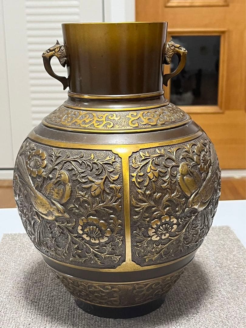 時代物 高岡銅器 古銅製四方窓絵花鳥紋龍舌耳付蝋型鋳造花瓶 作家在銘品 古銅器