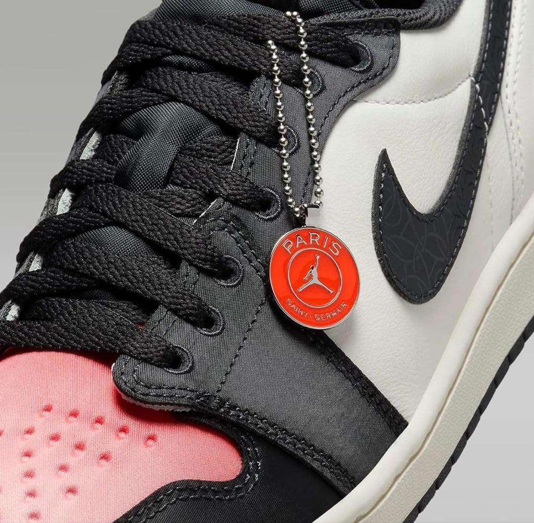 新品　ナイキ　エアジョーダン1レトロLOW OG パリサンジェルマン　27㎝