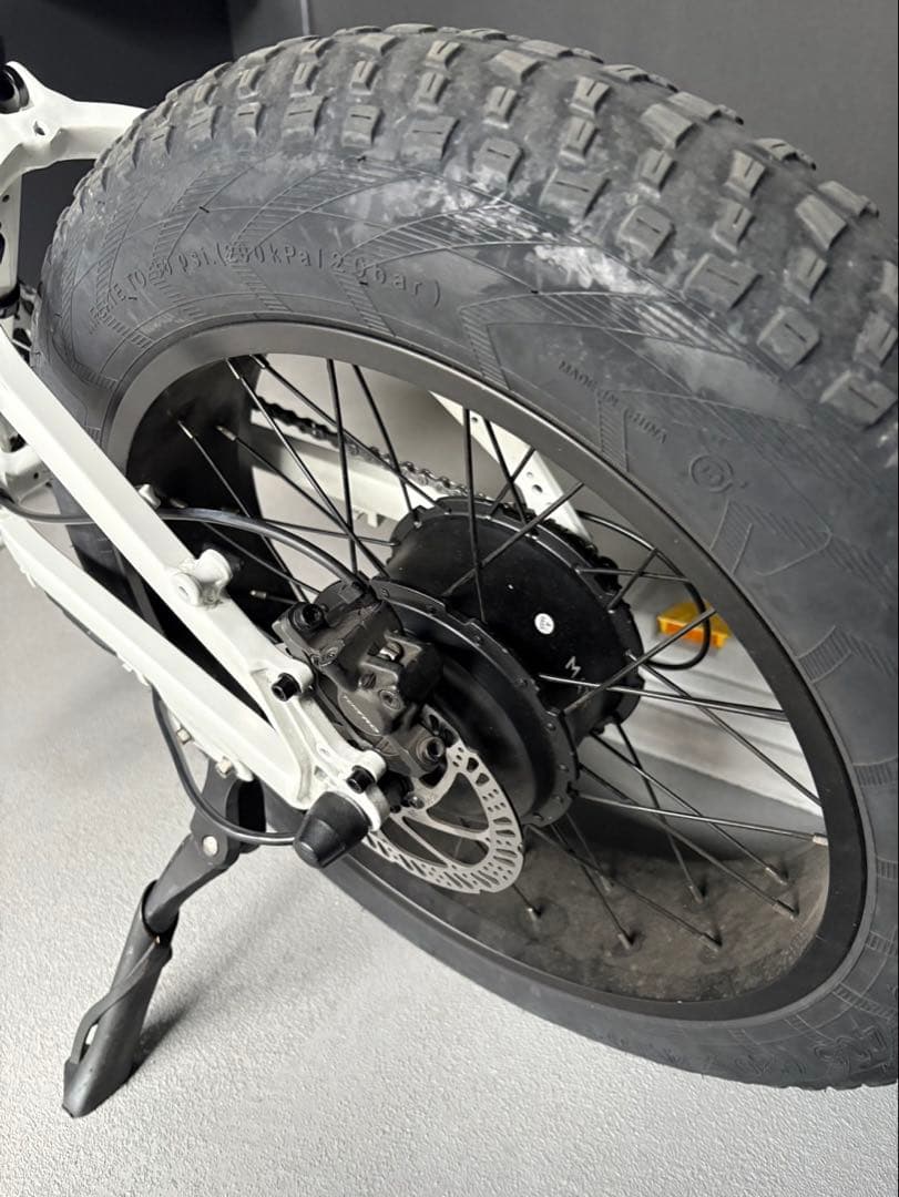 MATE X ホワイト 新古車 格安