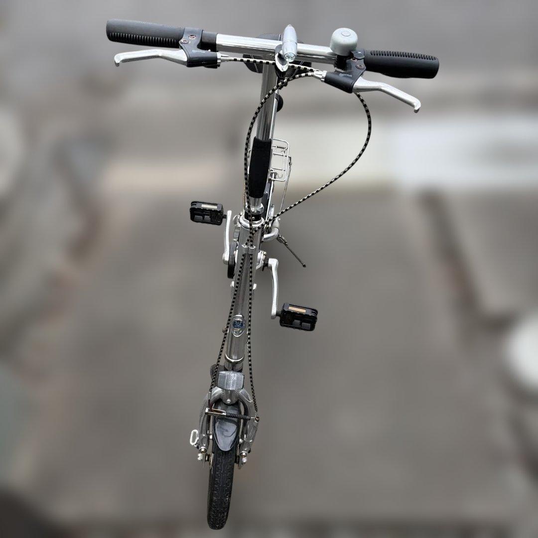 折りたたみ自転車 シルバー ブラックサドル 引取り限定