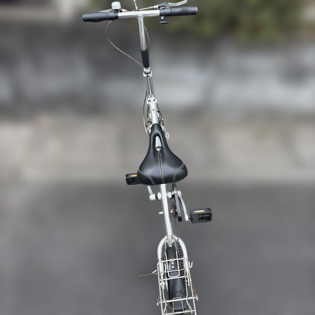 折りたたみ自転車 シルバー ブラックサドル 引取り限定