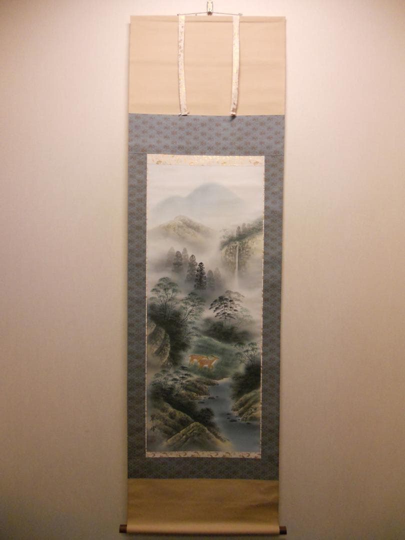 掛け軸 翆峯 『 渓谷風景 』 絹本 希少 軸装 茶道具 掛軸 美品 です。