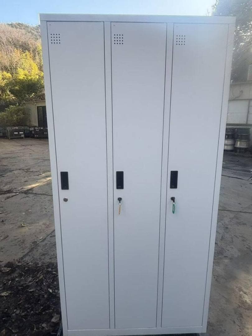 業務用　従業員用ロッカー ホワイト 6人用 鍵付き