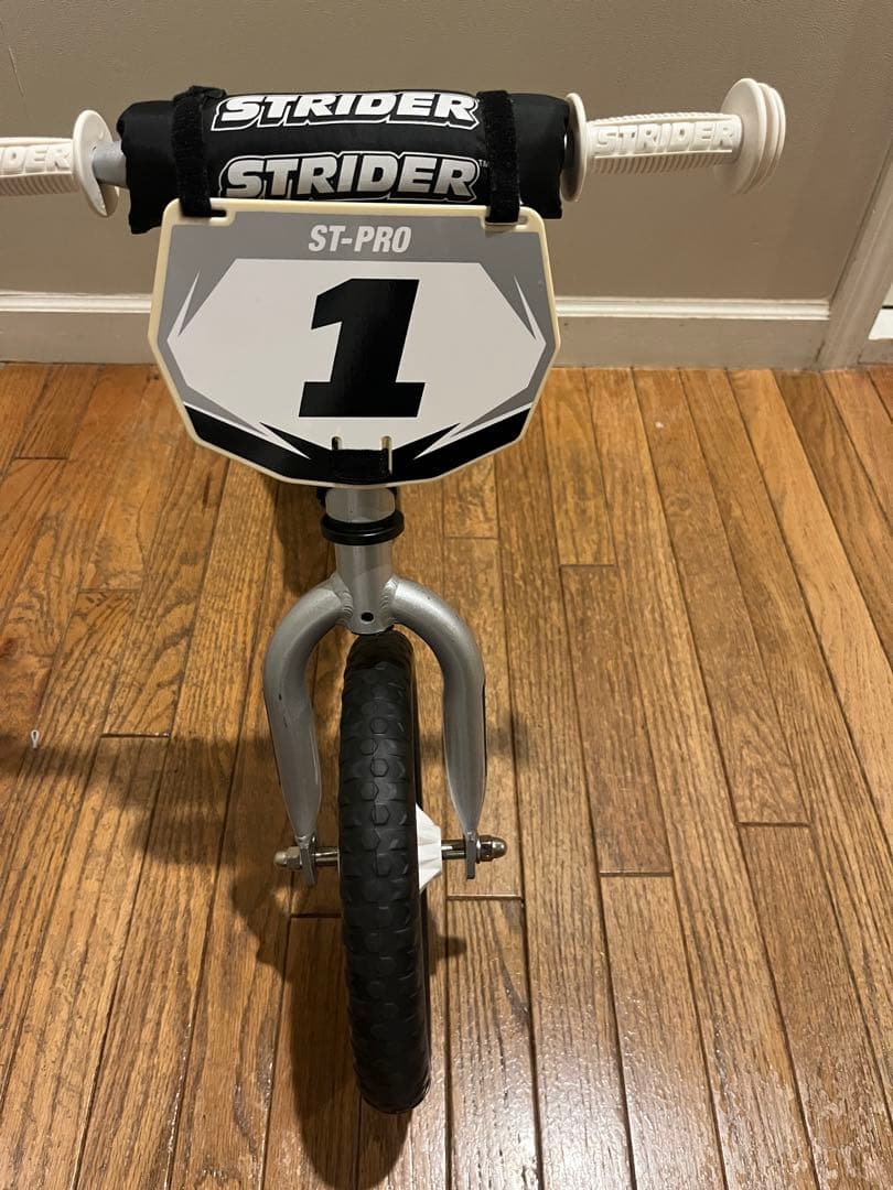 【美品】 ストライダー プロモデル 軽量 アルミ フレーム シルバー