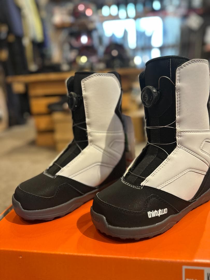 スノーボードブーツ　キッズ　thirtytwo 　 BOA 5.0　23cm