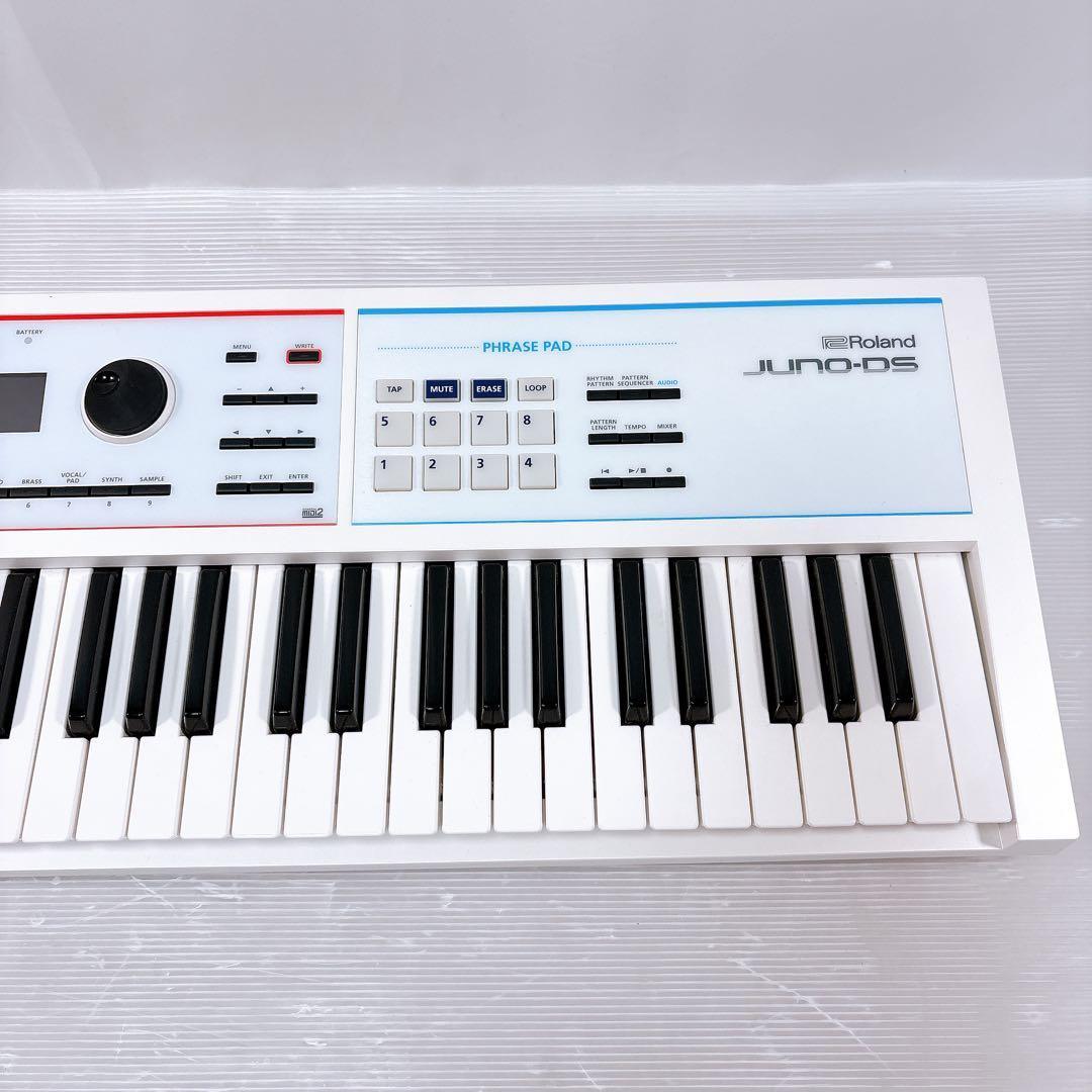 【極美品】Roland ローランド JUNO-DS61 シンセサイザー ケース付