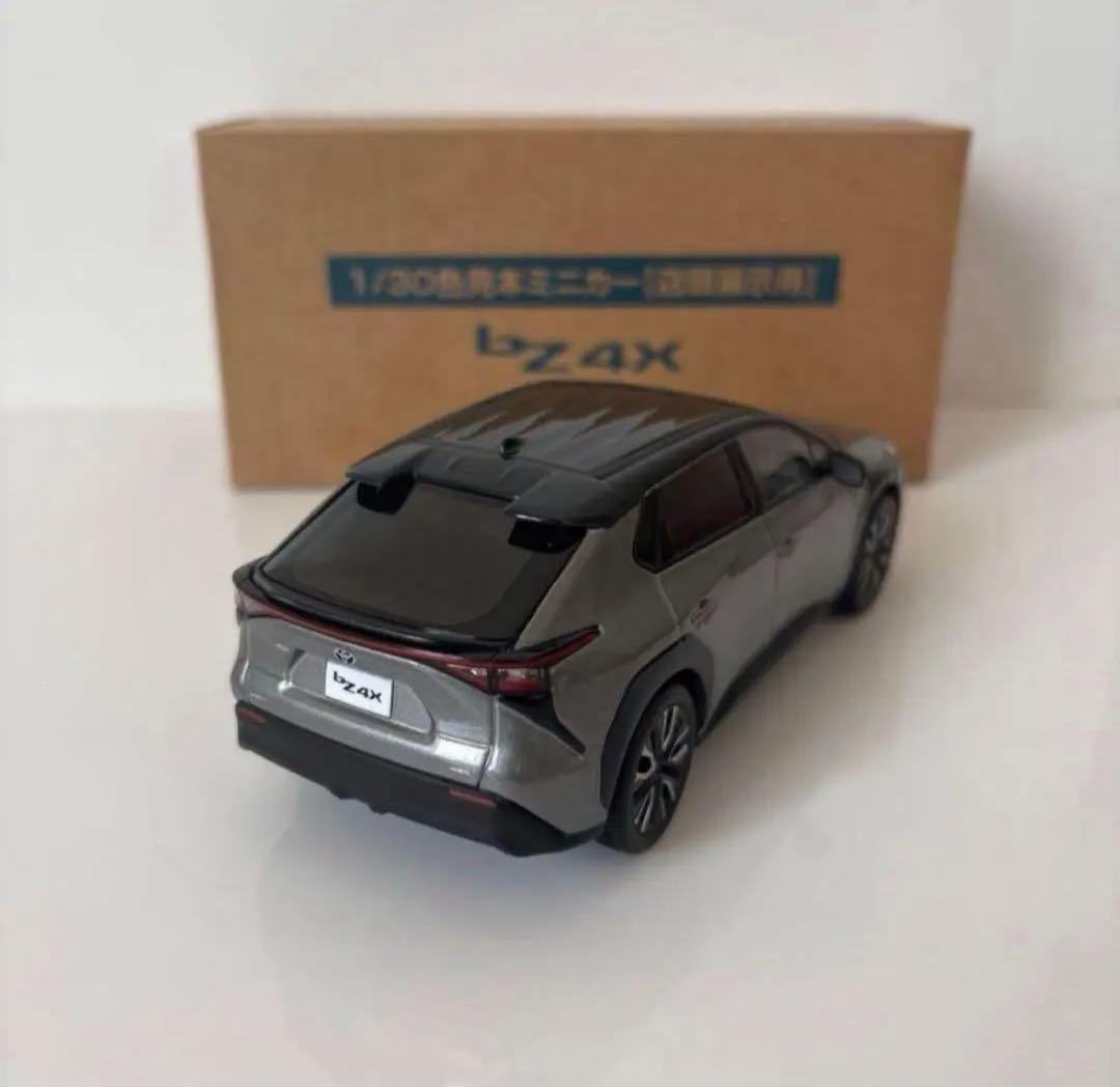 トヨタ 新型bZ4X ミニカーカラーサンプル プレシャスメタル【非売品】