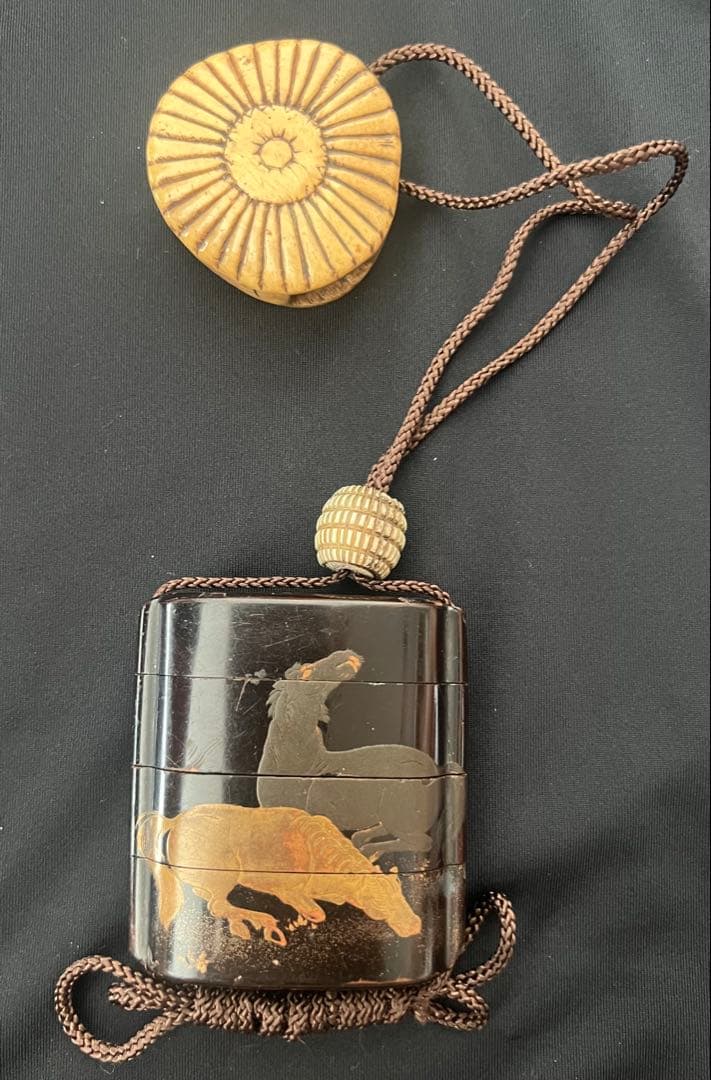 年代物 蒔絵印籠 根付 四段 馬 古美術 アンティーク 骨董品 工芸品