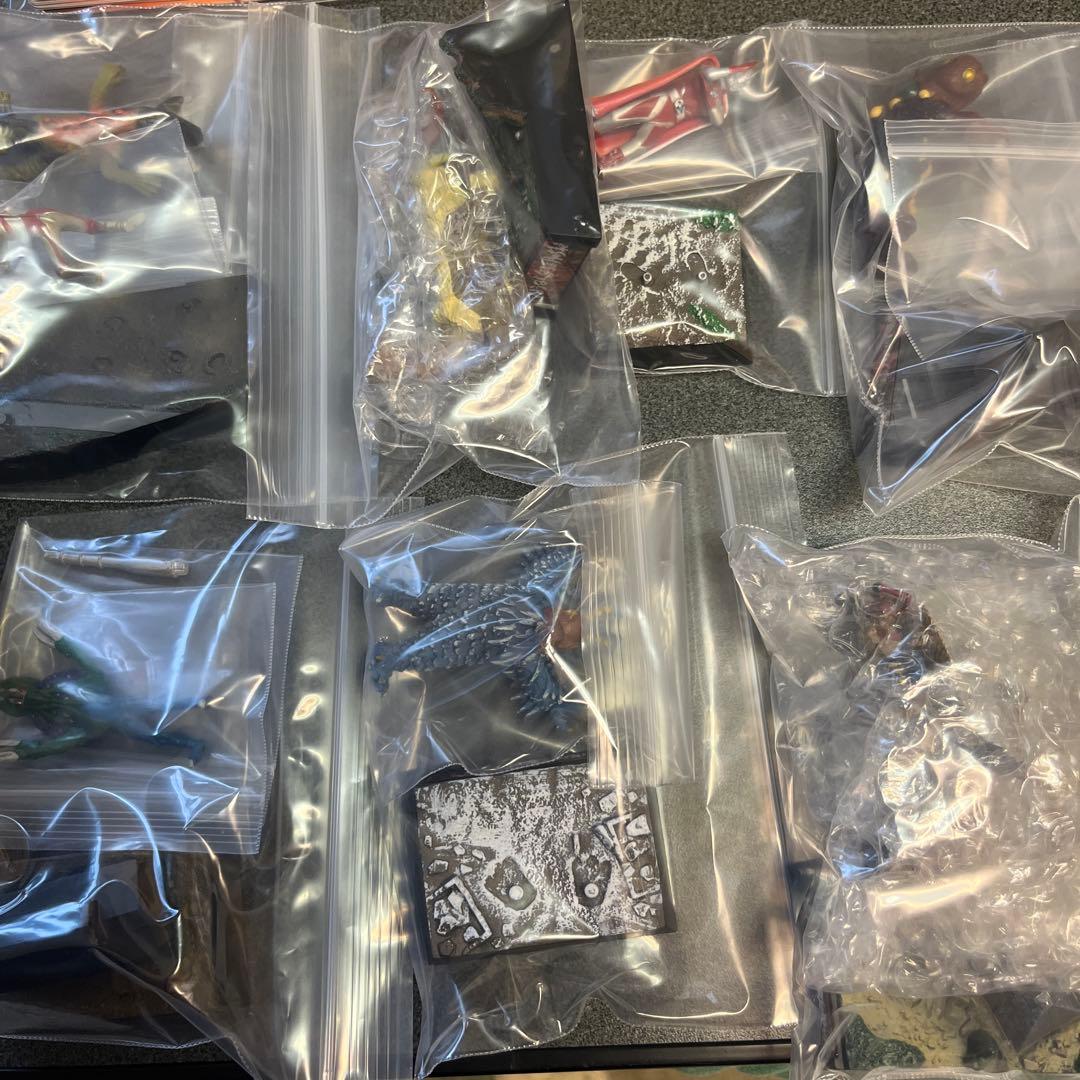 白*兎様 ウルトラ超獣名鑑完ノーマル10種プラスシークレット1種有りチェクリスト