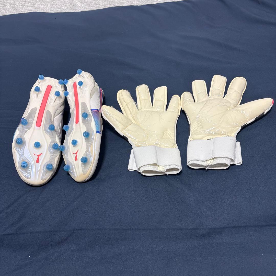 プーマサッカースパイク・グローブセット