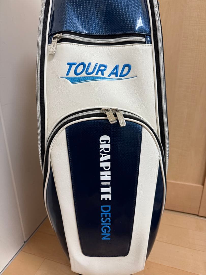 美品★ツアーAD★キャディバッグ★ゴルフ★グラファイトデザイン★ツアーモデル