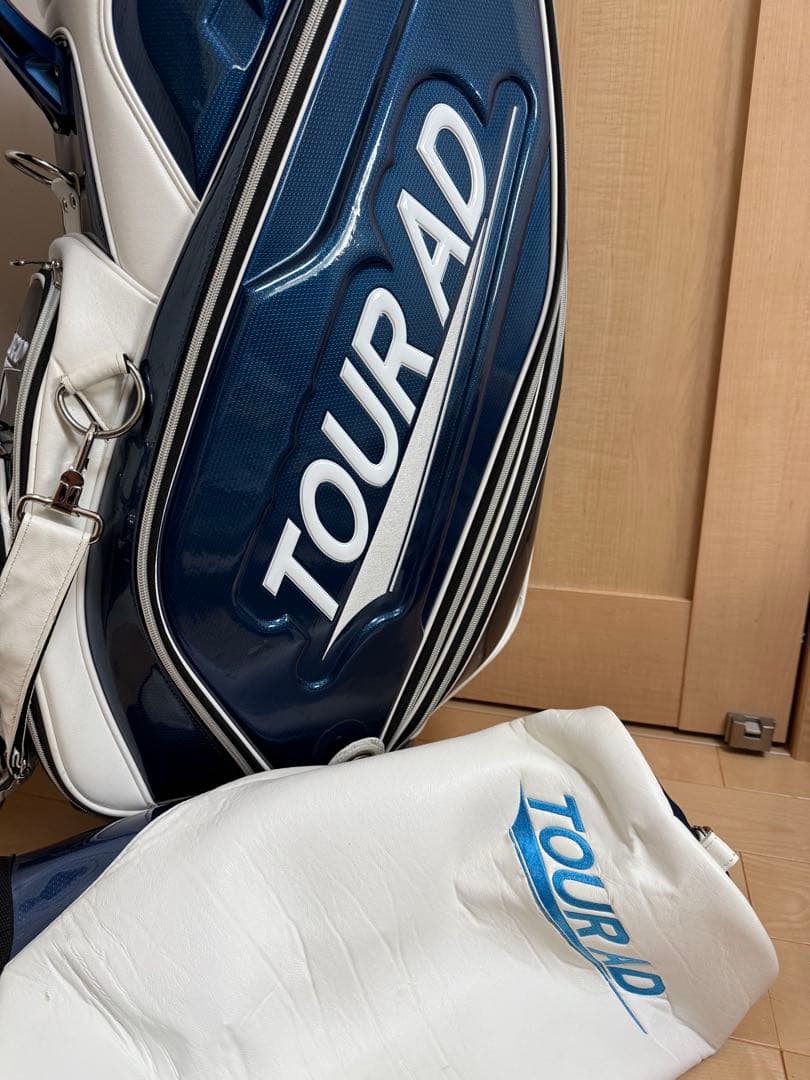 美品★ツアーAD★キャディバッグ★ゴルフ★グラファイトデザイン★ツアーモデル