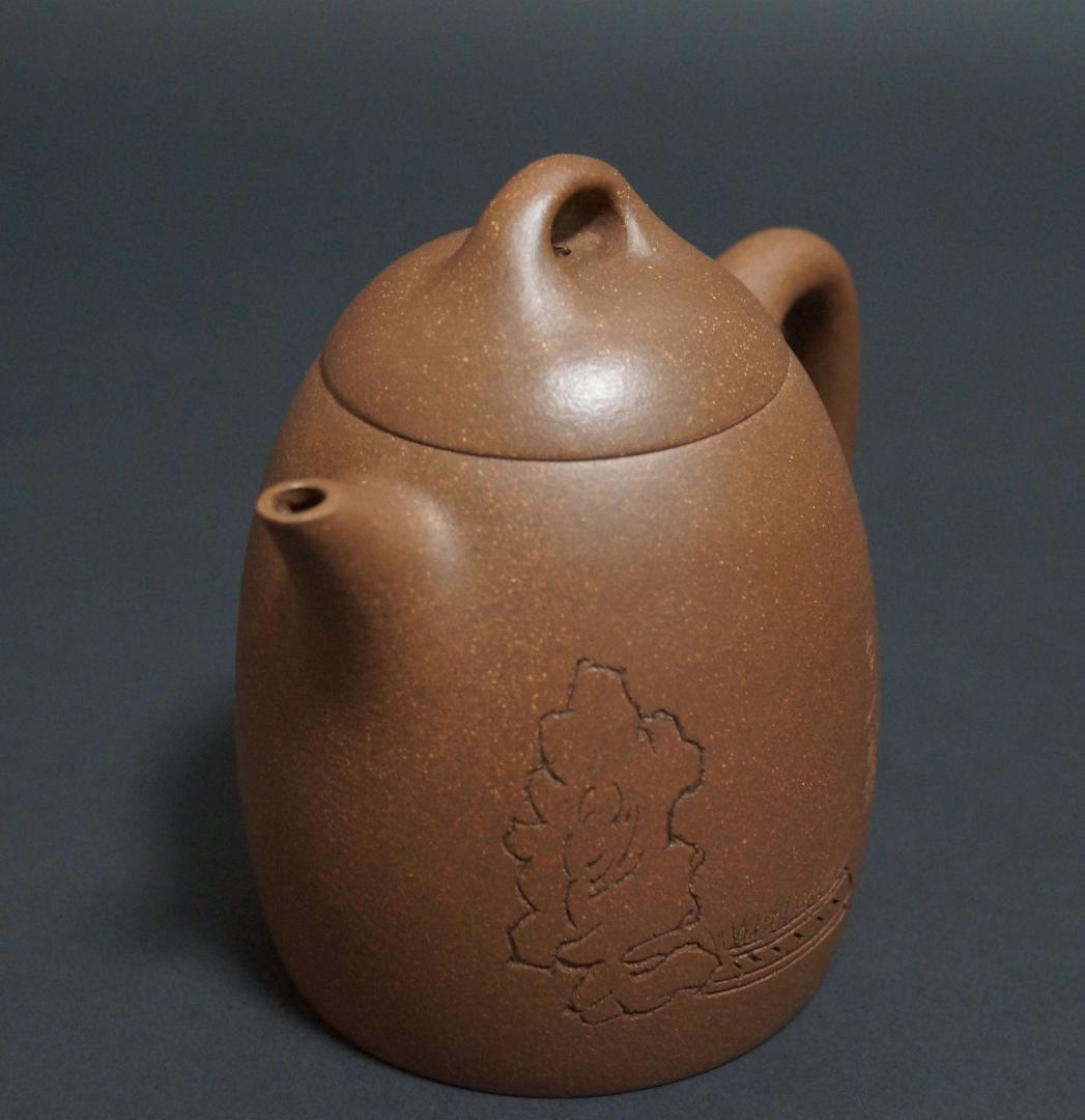 中国宜興 清 名家 浙寧玉成窯造 款 細工彫り『春水巻石文』 造形紫砂壺 急須