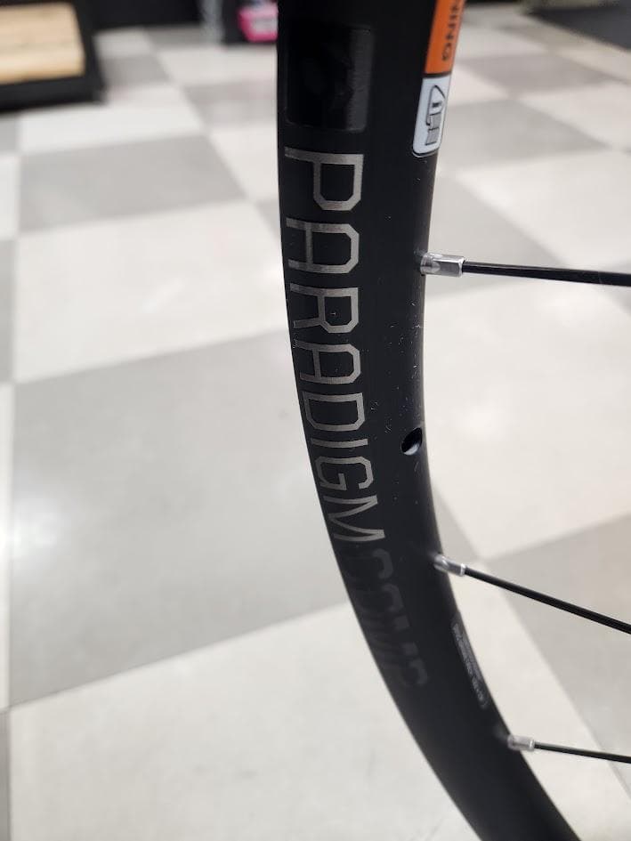 TREKボントレガー パラダイムコンプTLR ディスクホイル 160ｍｍＲＴ付