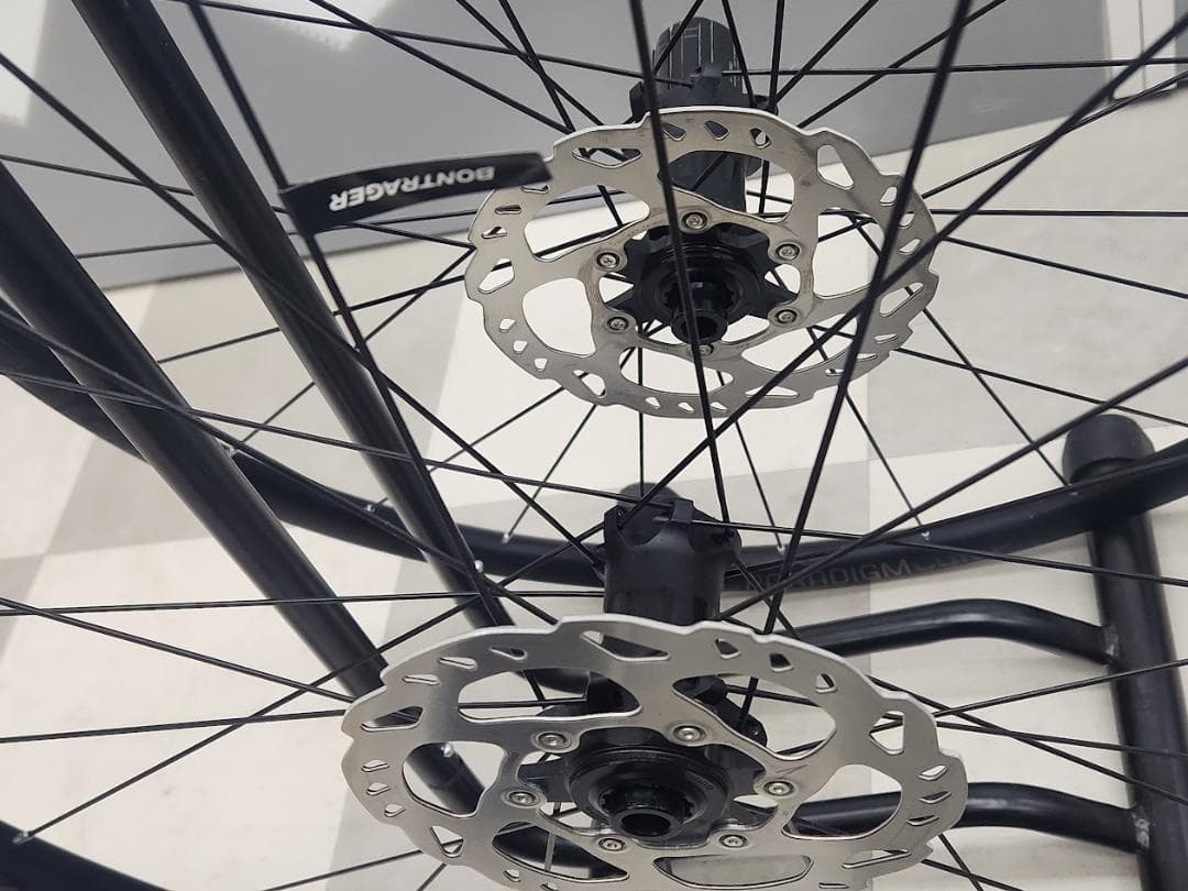 TREKボントレガー パラダイムコンプTLR ディスクホイル 160ｍｍＲＴ付