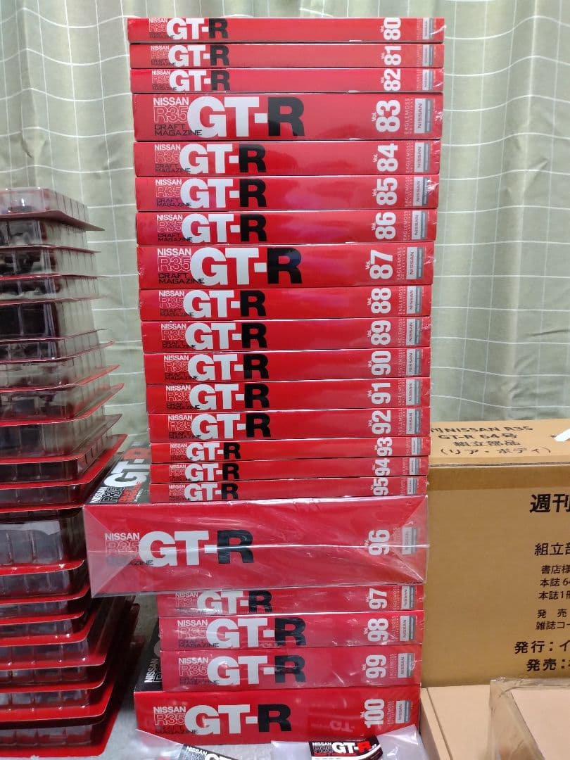 NISSAN GT-R R35 1/8スケール プラモデル