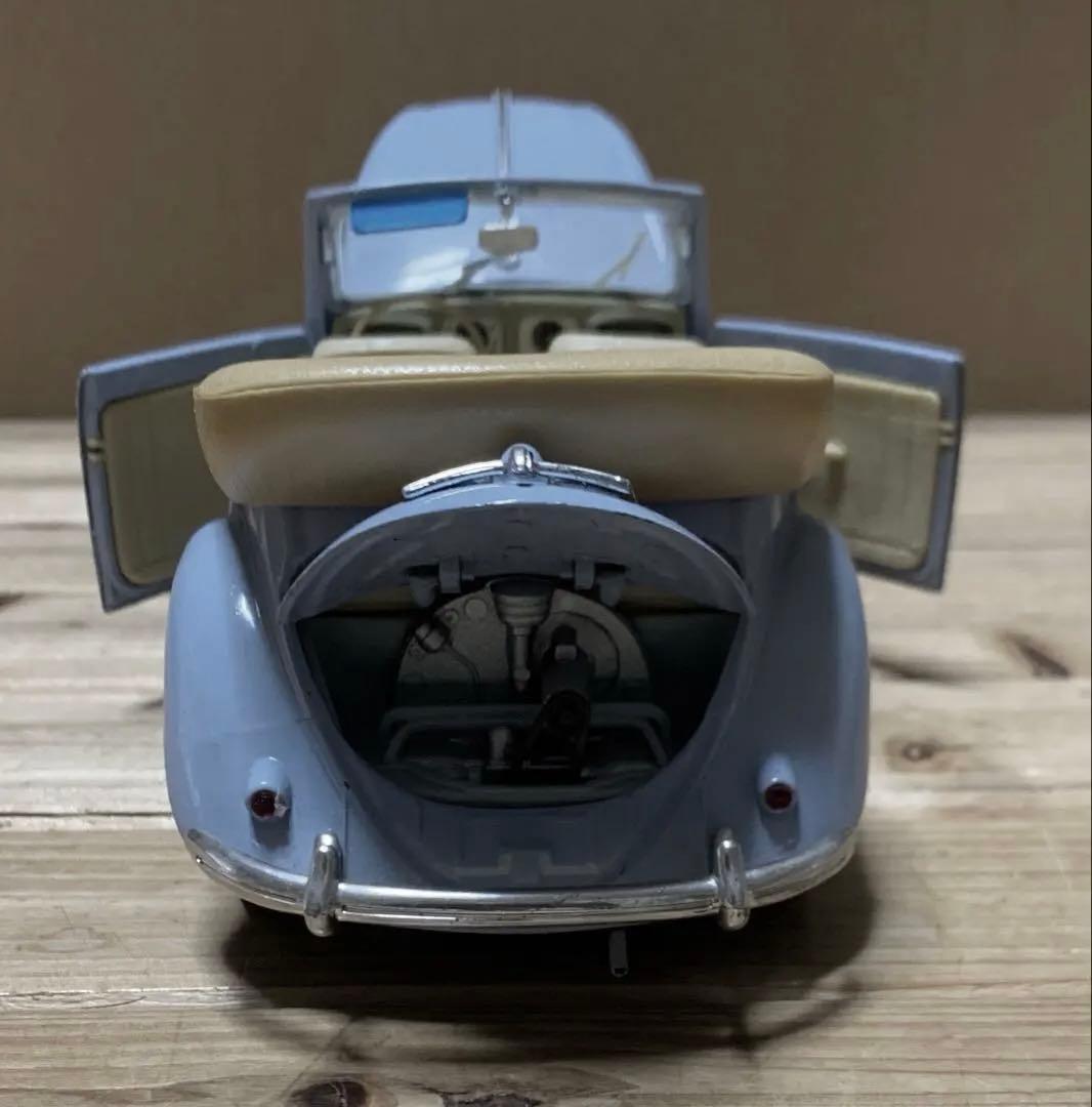 ミニカー　1/18　VW　フォルクスワーゲン　ビートル　カブリオレ　1951