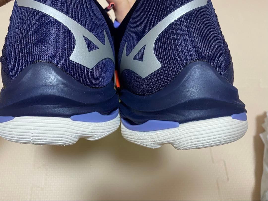 バレーボールシューズ ウエーブライトニングZ7 29.5