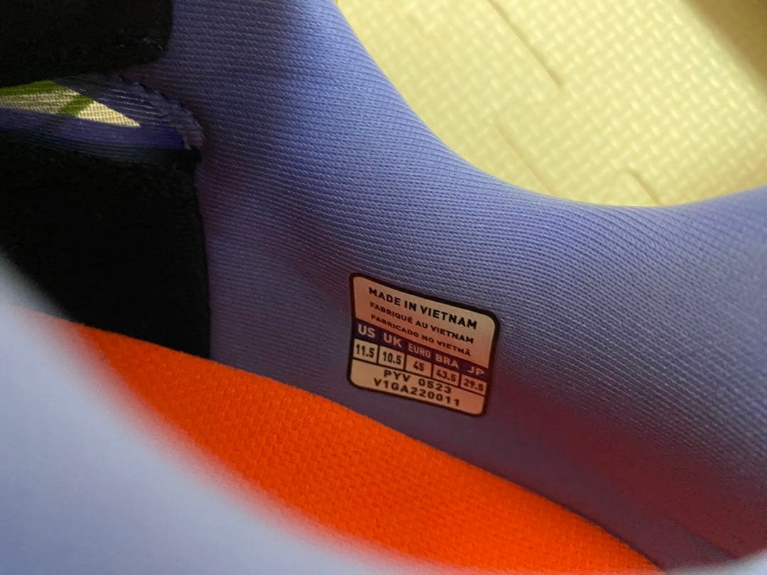 バレーボールシューズ ウエーブライトニングZ7 29.5