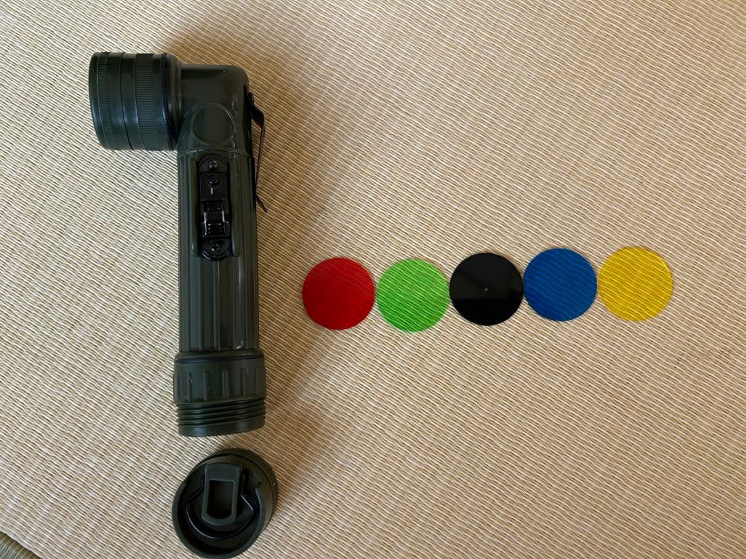 【タイムセール】陸上自衛隊　椅子付きリュック&懐中電灯