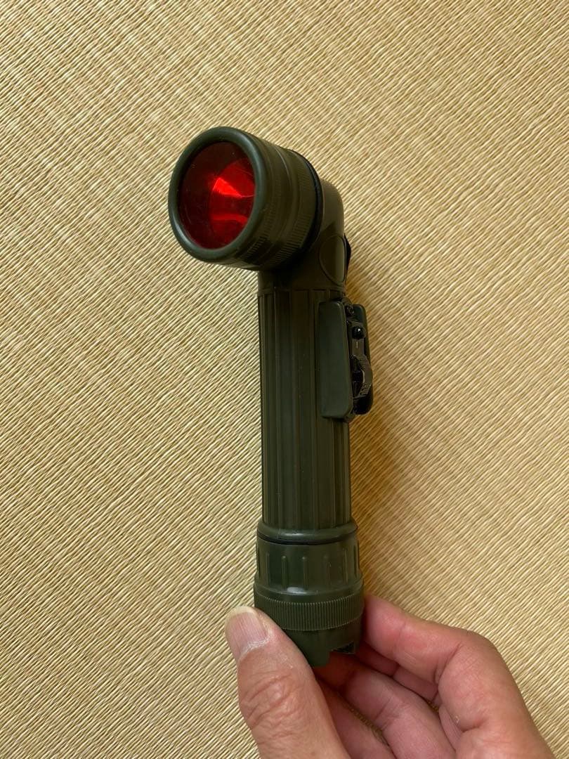 【タイムセール】陸上自衛隊　椅子付きリュック&懐中電灯