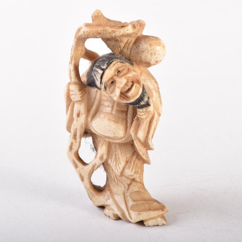 時代提げ物　獣骨製　人物像　根付　置物　V　6977