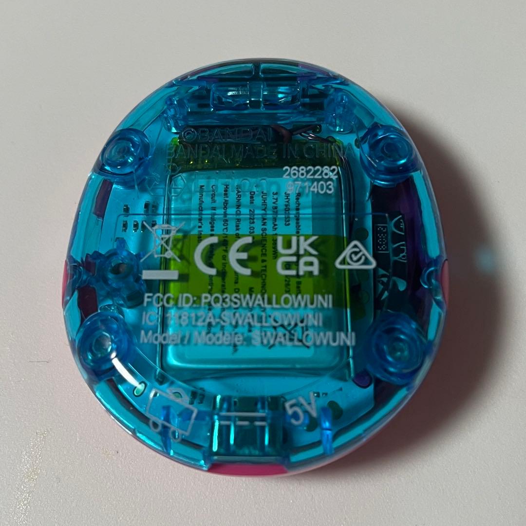 たまごっちuni 本体　ピンク　バンド、説明書、充電コード付き