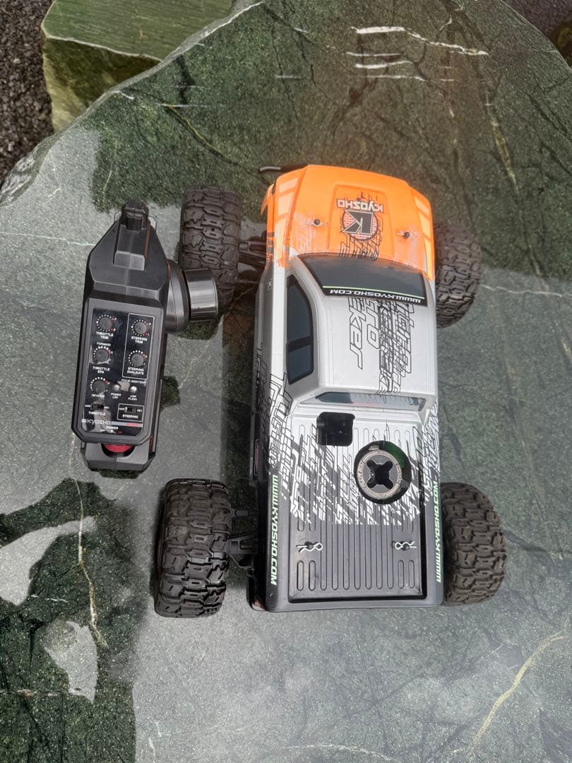 京商1/10スケール15エンジン4WDニトロトラッカー　ジャンク品