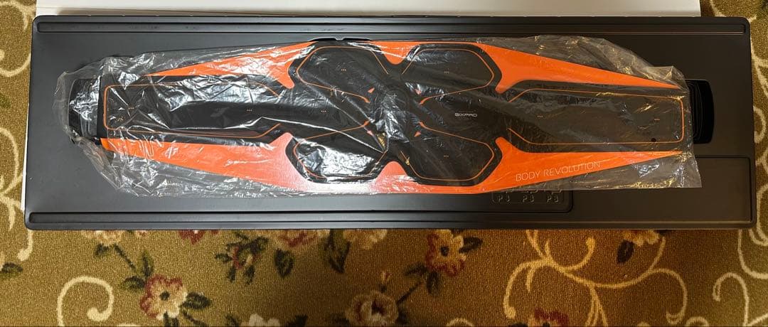 SIXPAD トレーニングギア腹筋ベルト　箱あり(正規品)