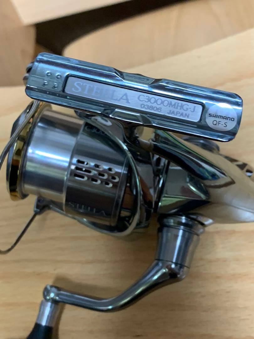 ヒ*デ様 シマノ　18ステラC3000MHG 中古　箱無し