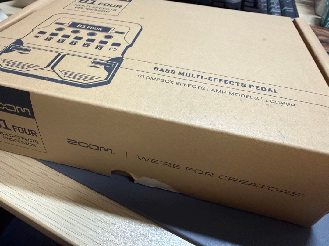 ZOOM B1 FOUR ベースマルチエフェクター