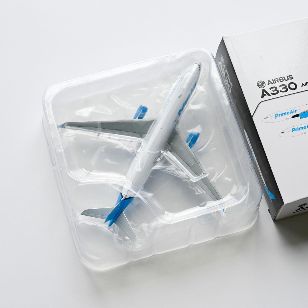 アマゾン Prime Air A330-300 P2F 貨物機 1/400