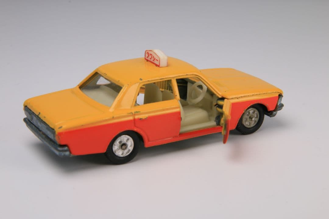 トミカNo.28 クラウンタクシー　当時物