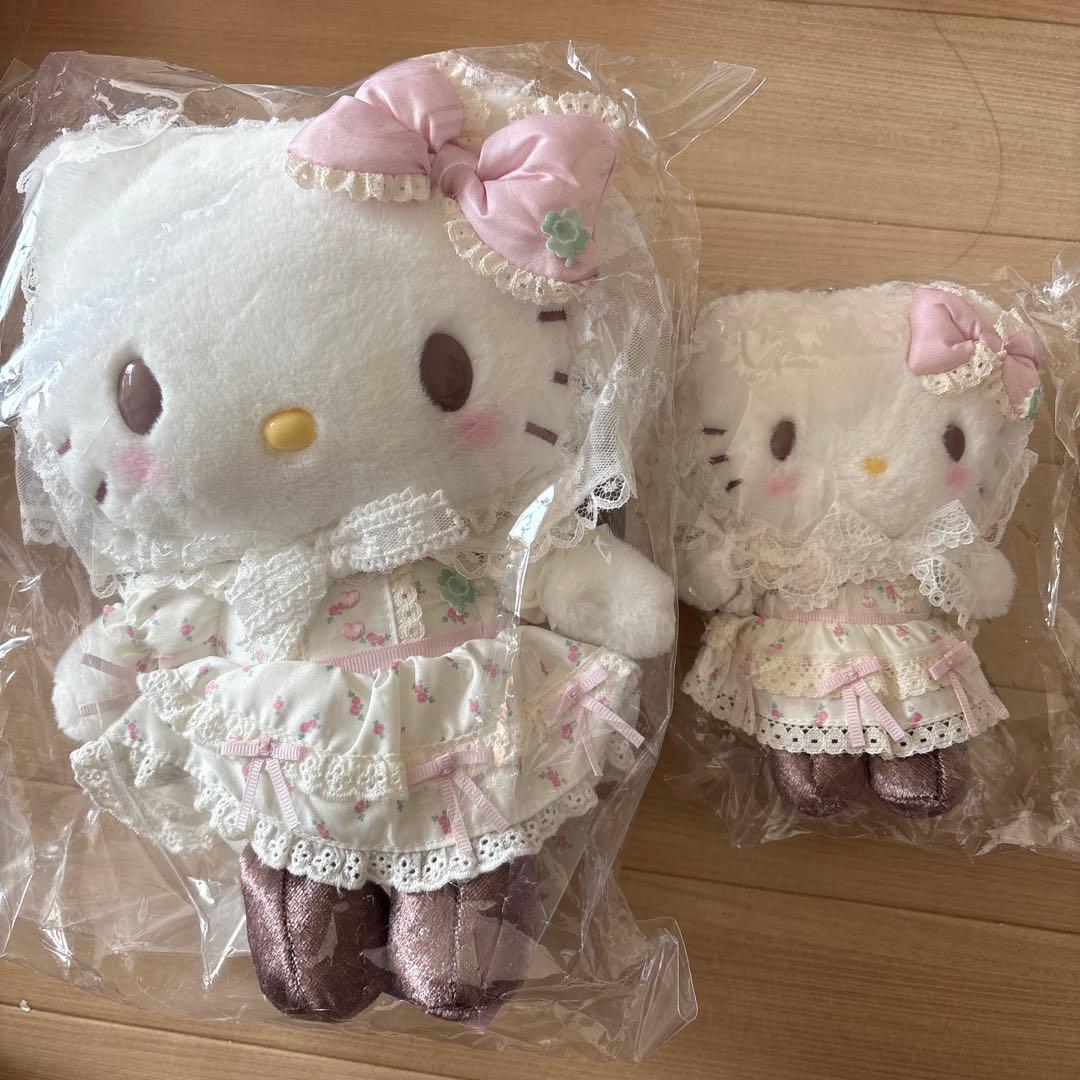 Sanrio フォレストレース　kitty ぬいぐるみ　マスコット　二点セット